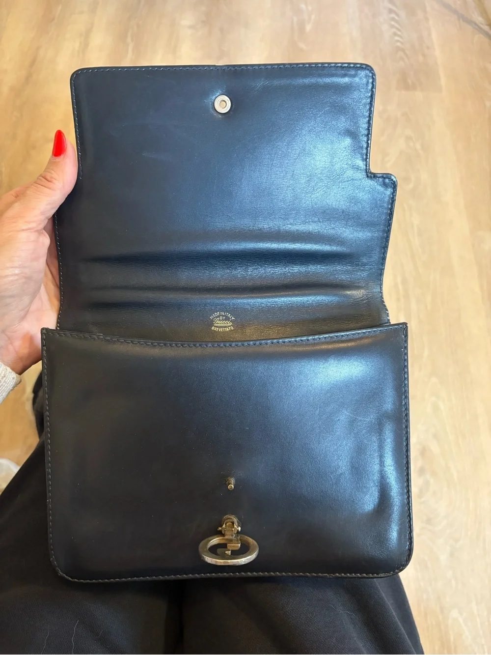 Vintage Gucci Black Leather Shoulder Bag with Silver Interlocking G - Picture 10 of 15